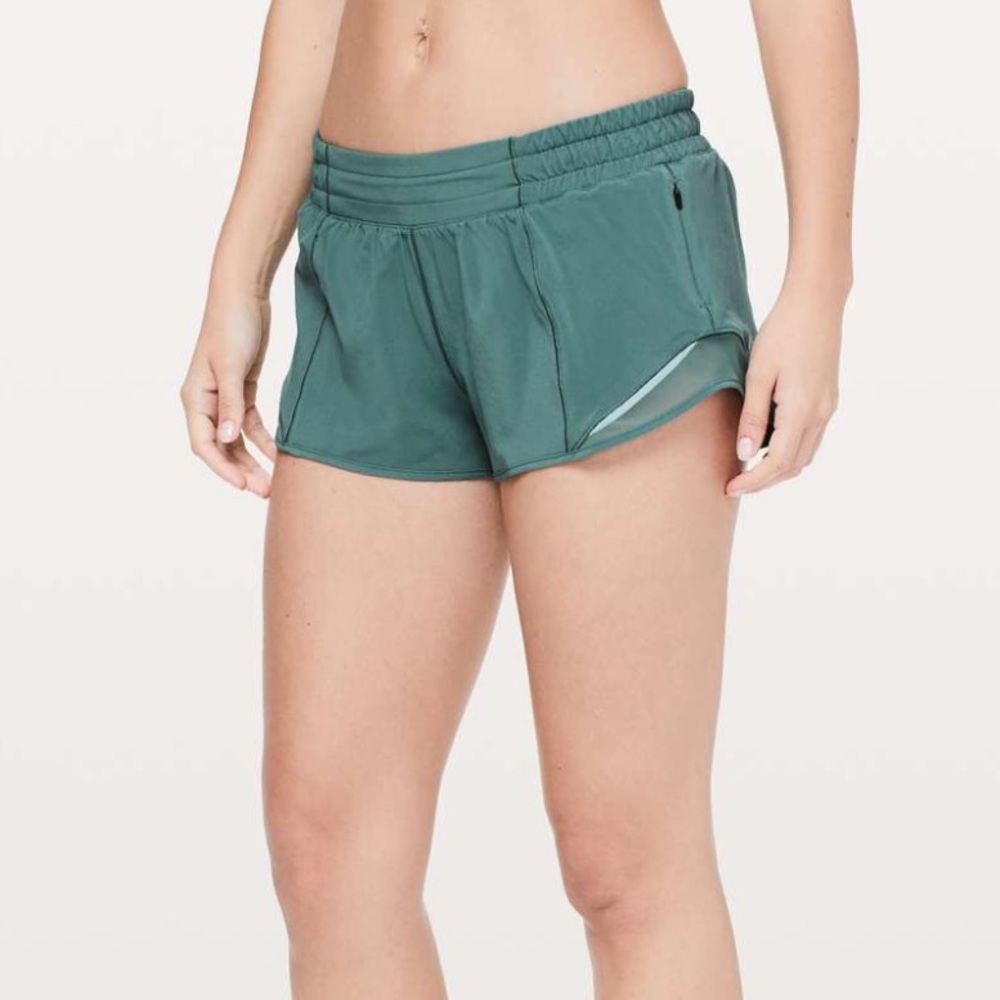 Lululemon Hotty Hot Low-Rise Lined Short